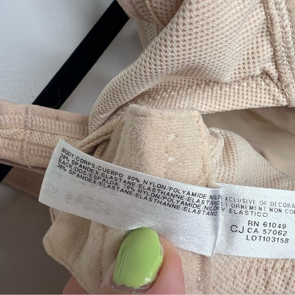 Wacoal Simone Sport High Impact Underwire Bra 32DD - Picture 9 of 9